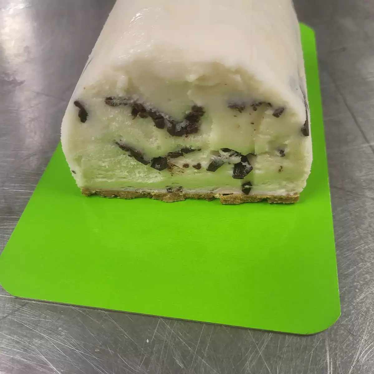 Bûche Menthe chocolat 6/8 part